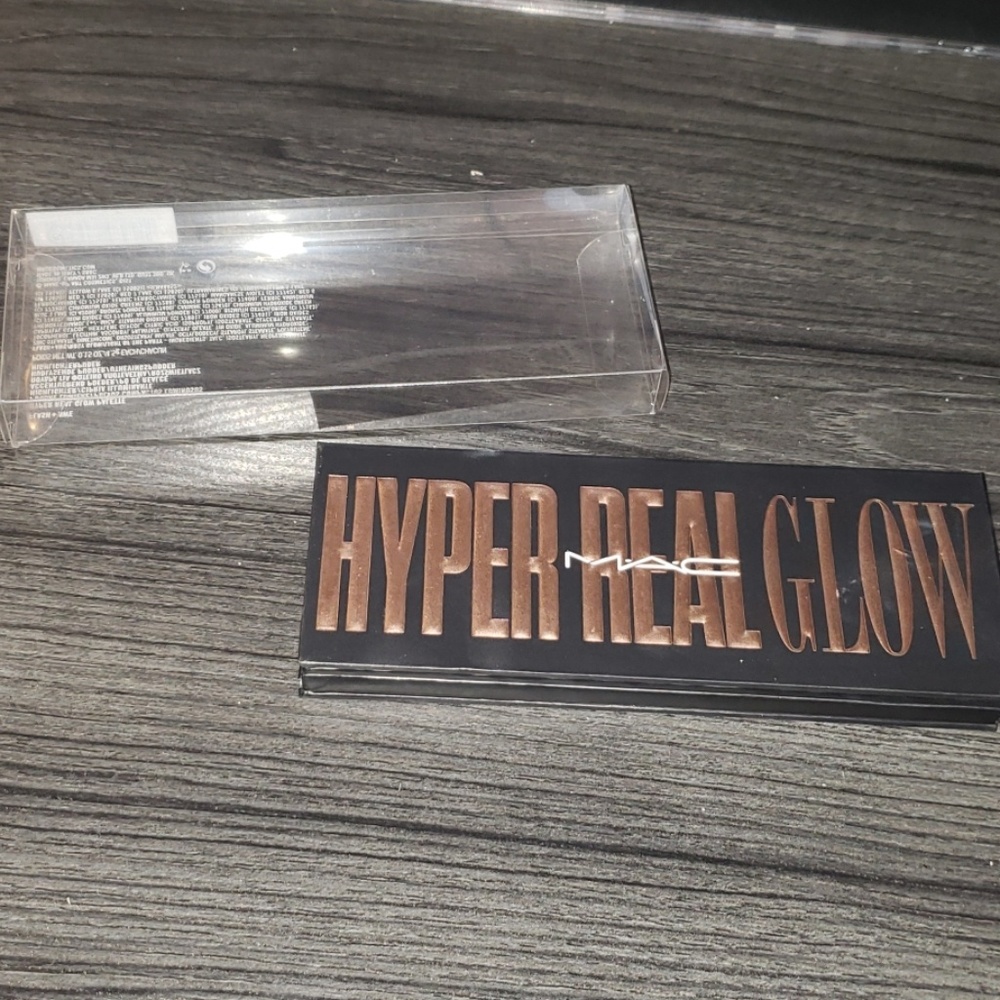 MAC HYPER REAL GLOW PALETTE